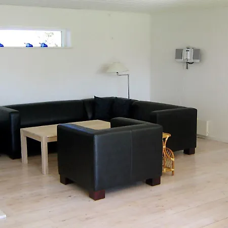 Five-bedroom Holiday In 1 *